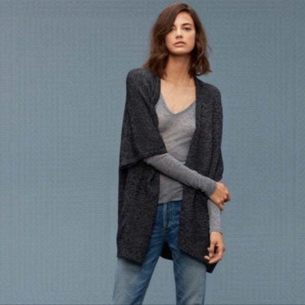 Aritzia Community Iconic Cape